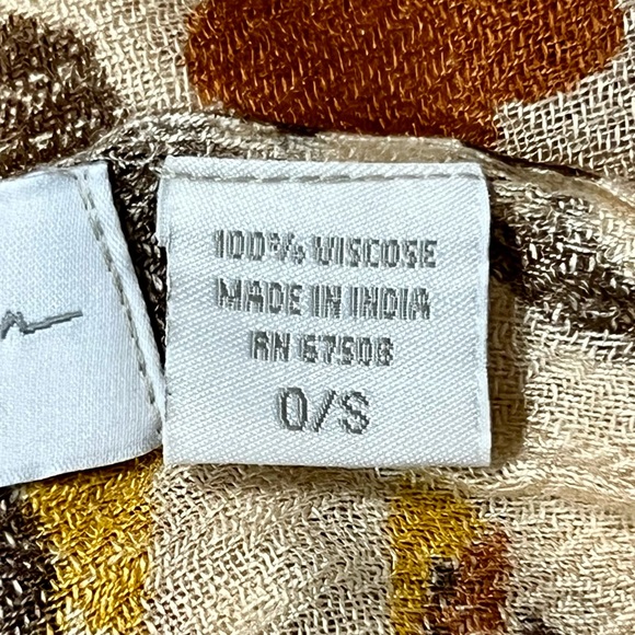 Jessica Simpson Large Scarf/Wrap/Tablerunner - Picture 8 of 8